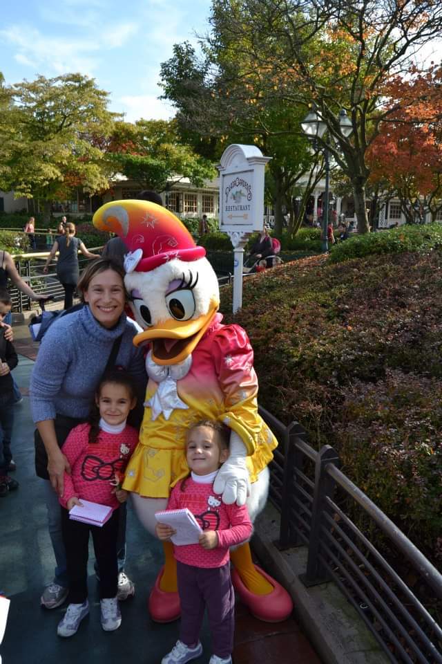 Como os decía en el otro mensaje... En aquella época te encontrabas con los personajes en el parque!!.. Estaba genial!!